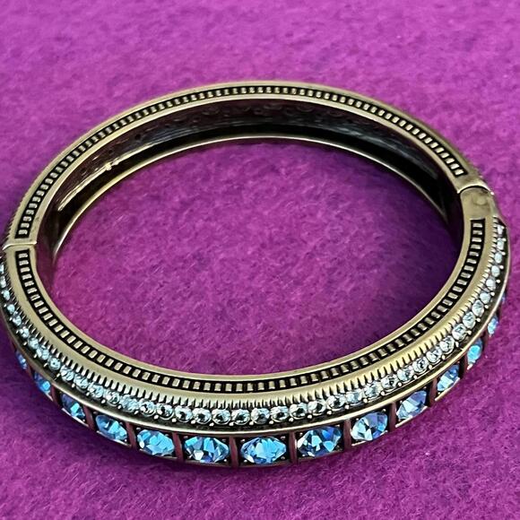 HEIDI DAUS CARIBBEAN BLUE SWAROVSKI CRYSTAL RHINESTONE BANGLE BRACELET ESTATE - Picture 2 of 9